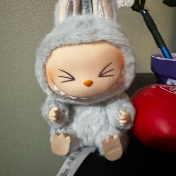 Authentic Pop Mart The Monster Labubu Have a Seat (Hehe) - Picture 2 of 4